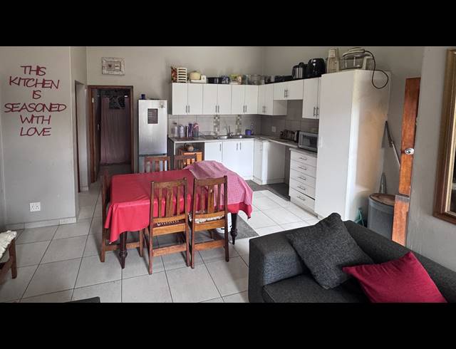 4 BEDROOM FREESTANDING FOR SALE IN VAN RIEBEECK PARK